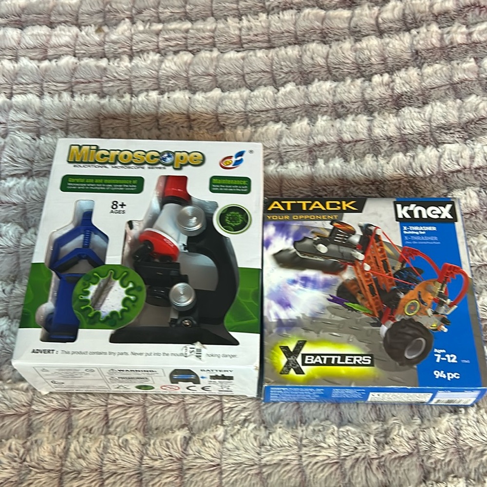2 toys K’nex Attack & Microscope